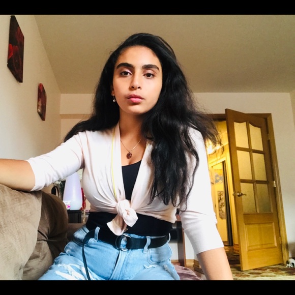 Meet your Posher, Daniella - Picture 1 of 1